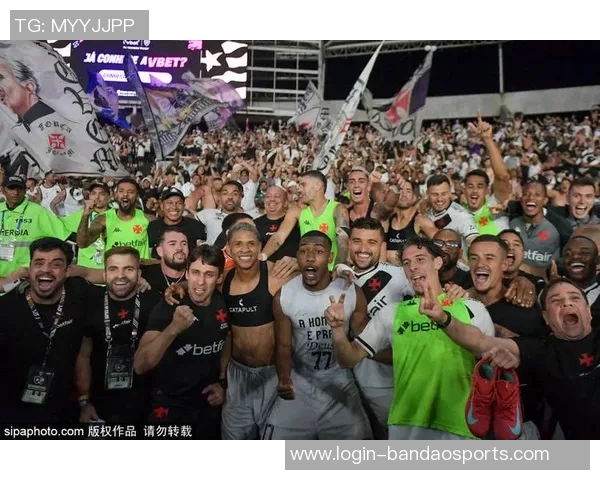 重庆足球队状态飙升创历史新高引发球迷热议与期待 重庆足球队状态飙升创历史新高引发球迷热议与期待