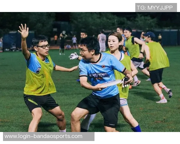 实时新闻上海飞盘队在滑板精英赛中的速度表现分析与评价